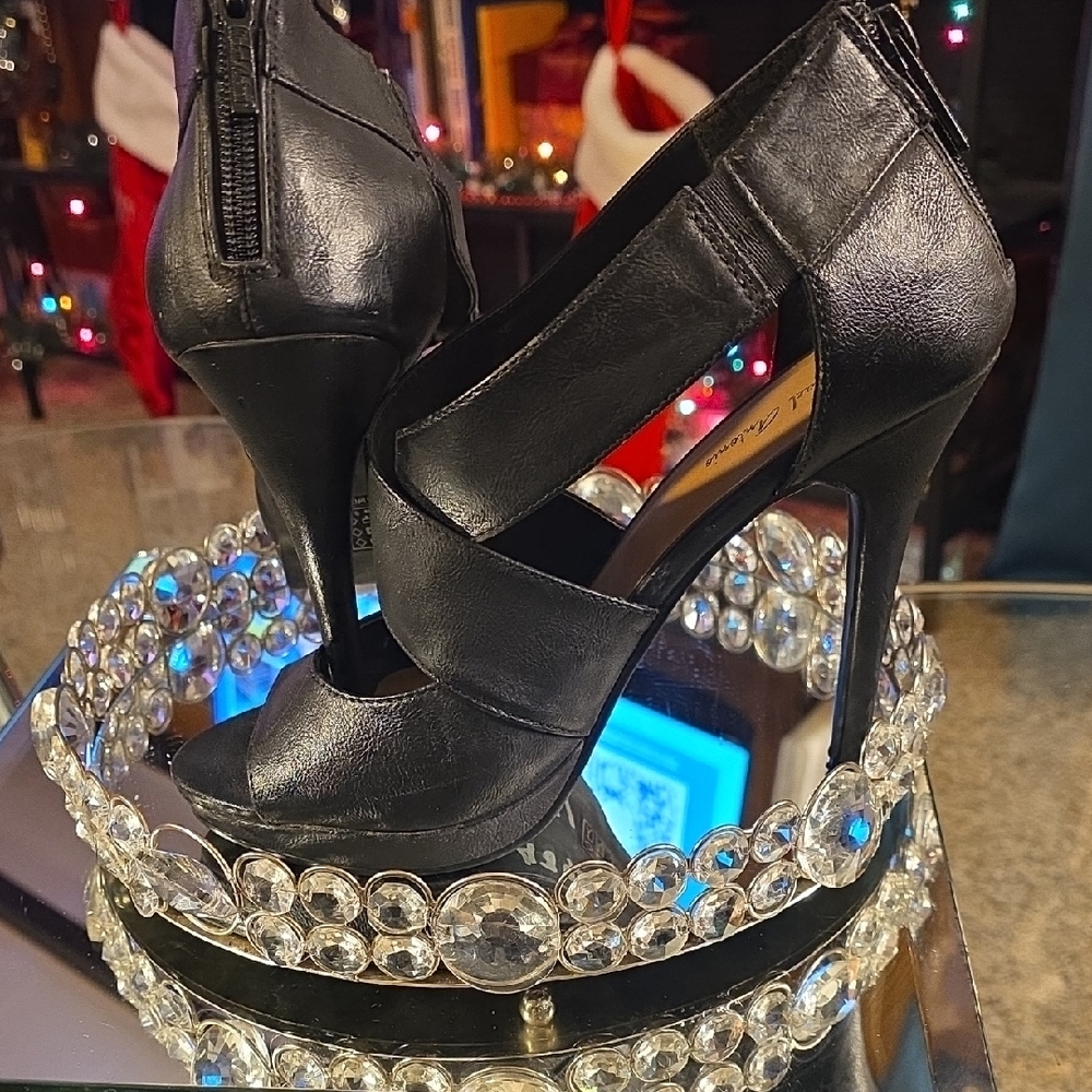Michael Antonio Black Peep-Toe Heels